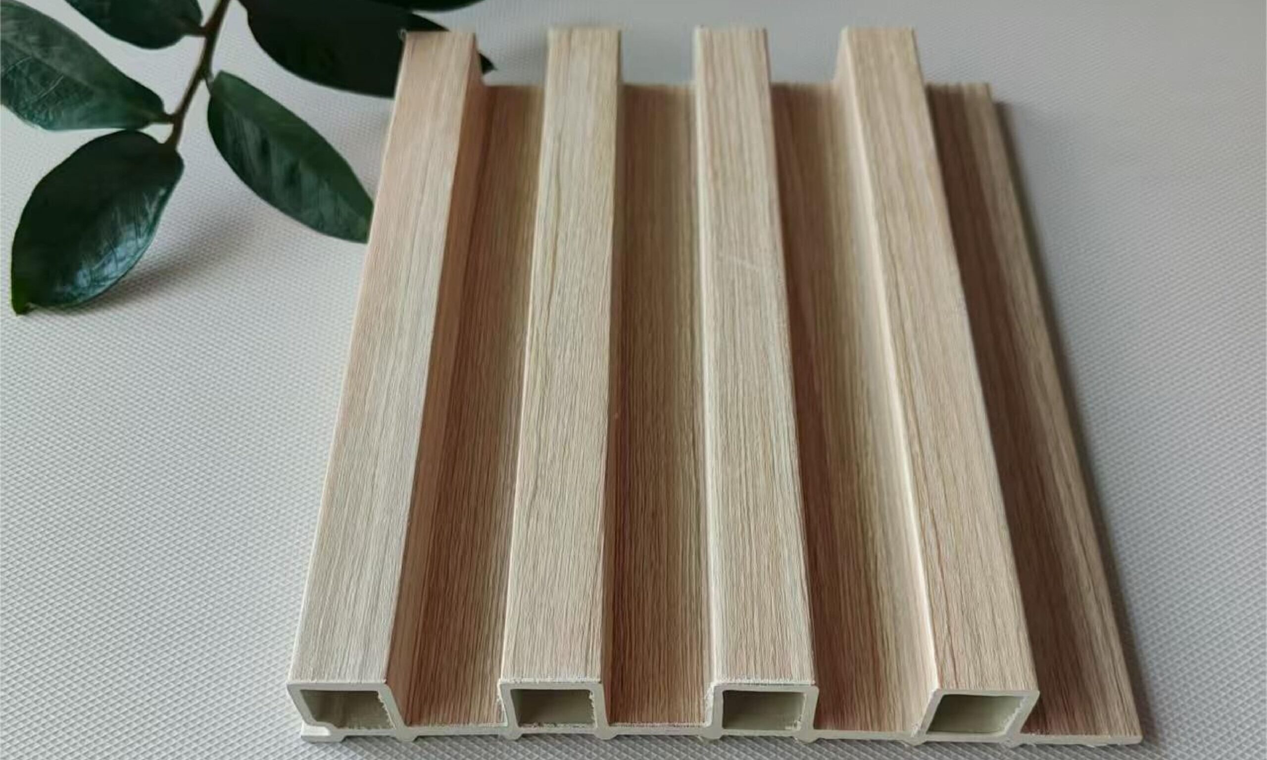BT 43 Panel